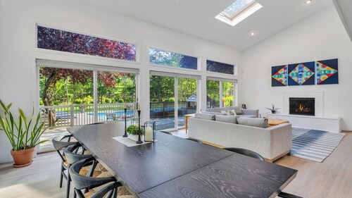 Beautiful Wainscott Estate with Private Pool and Tennis, Perfect for Families!