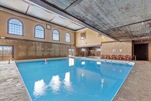 屋内プール、温水プール