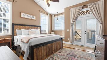 3 bedrooms, desk, iron/ironing board, travel crib