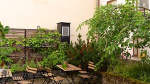 Outdoor dining - Vintage Modern Apartment at Seaside (Helsinki)
