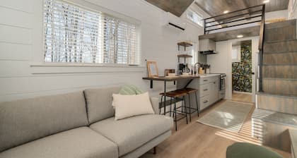 Tiny Home for Two · Private Hot Tub · Fire Pit