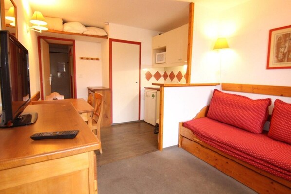 Interior - 210m from shops, 2nd floor, balcony, tv, ski locker, 24m², Alpe d'Huez (L'Alpe d'Huez)