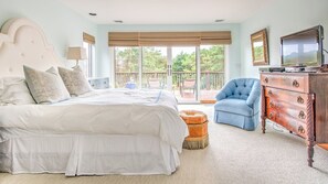 4 bedrooms, iron/ironing board, Internet, bed sheets