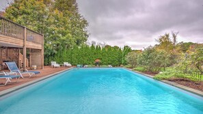A heated pool - Contemporary home with seamless indoor and outdoor living areas, heated... (Southampton)