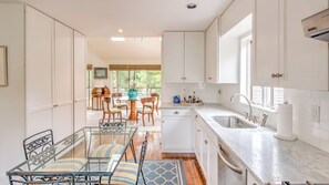 Microwave, oven, stovetop, coffee/tea maker