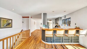 Interior - Serene Contemporary home, large pool and deck, balcony, tucked away in... (East Hampton)
