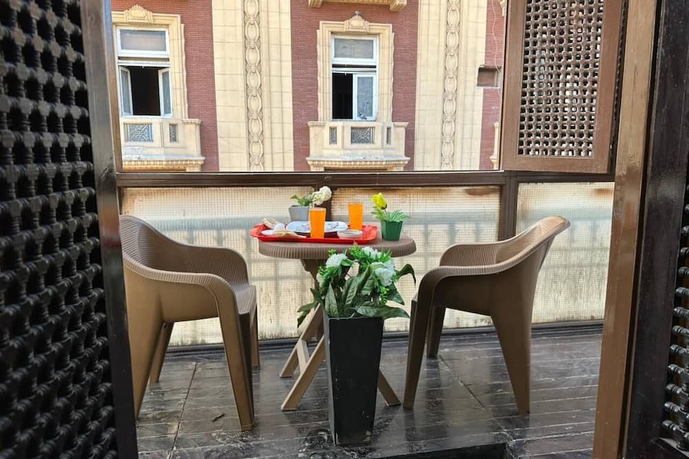 Downtown Kings Hotel
