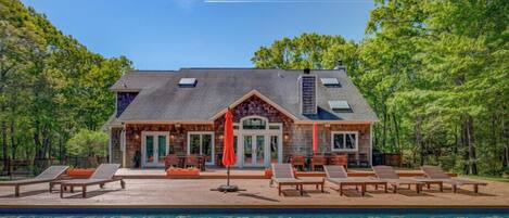 Et oppvarmet basseng