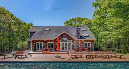 Open Floor Plan, Private Tennis Court, Close to Ocean Beaches and...