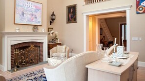 Interior - Array of Beautiful Landscaping, Free-Form Pool and Hot Tub, Warm and... (Sag Harbor)