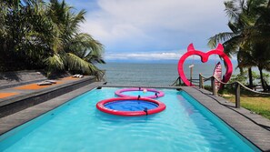 15 outdoor pools