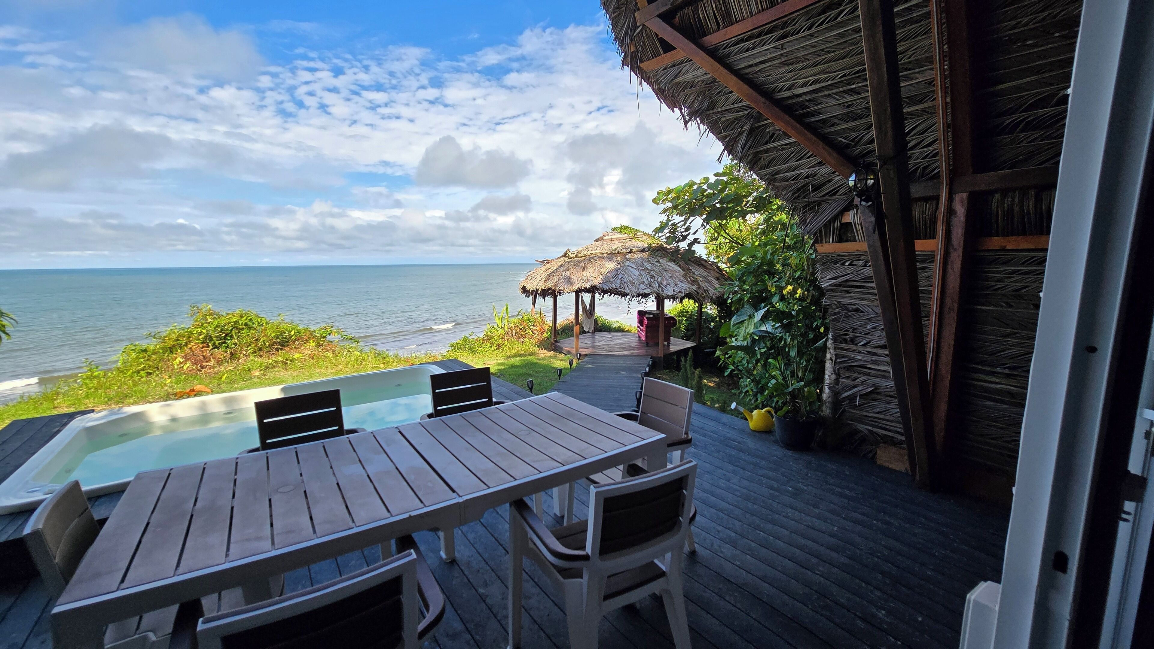 Presidential Cabin, Sea View | Free WiFi