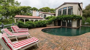 Beheizter Pool