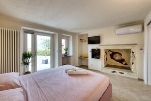 1 bedroom - La Cantina Rent Rooms -Double Room with Disabled Access (Santa Maria-San Grato)