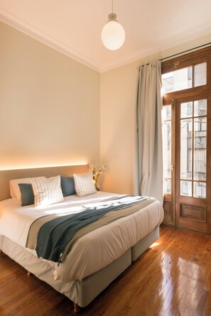 Deluxe Apartment, City View | In-room safe, laptop workspace, blackout curtains, soundproofing - UPOINT Floors (Buenos Aires)