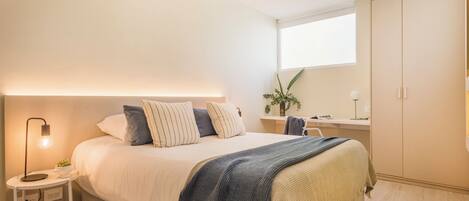 1 bedroom, in-room safe, laptop workspace, blackout curtains