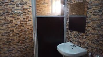 Deluxe Room, Balcony, City View | Bathroom | Free toiletries, hair dryer, towels, soap