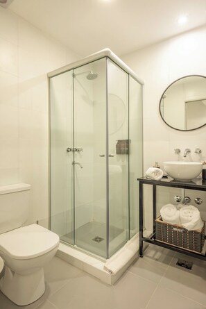 Suite – deluxe | Bad | Hårføner, håndklær, såpe og sjampo