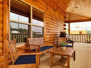 Terrace/patio - Splendid 2Cabins, Sleeps 28! Pool, Hot Tub & More! (Pigeon Forge)