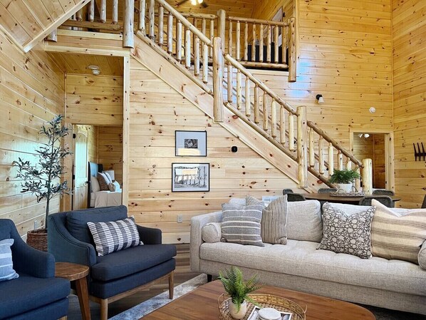 Smart TV, fireplace, foosball - Splendid 2Cabins, Sleeps 28! Pool, Hot Tub & More! (Pigeon Forge)