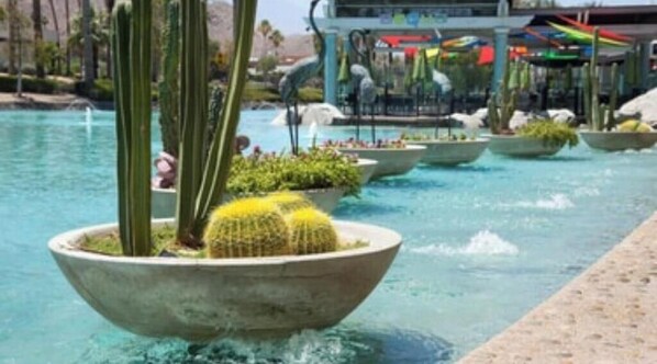 Pool - Stay in style at beautiful Marriott's Desert Springs Villas II resort. (Palm Desert)