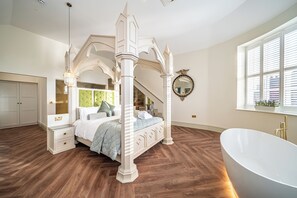 Penthouse Luxe, vue ville | Literie hypoallergénique, bureau