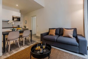 TV - Sweett | Mazzini II - One Bedroom Apartment, Sleeps 4 (Milano)