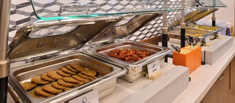 ホリデイ イン エクスプレス & スイーツ クラークスビル ノース by IHG