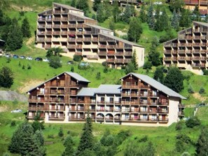 Exterior - 300m from ski slopes, 1st floor, view mountain, balcony, tv, ski locker, 17m², Auris en Oisans (Auris)