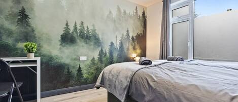 5 室のベッドルーム、デスク、アイロン / アイロン台、旅行用ベビーベッド