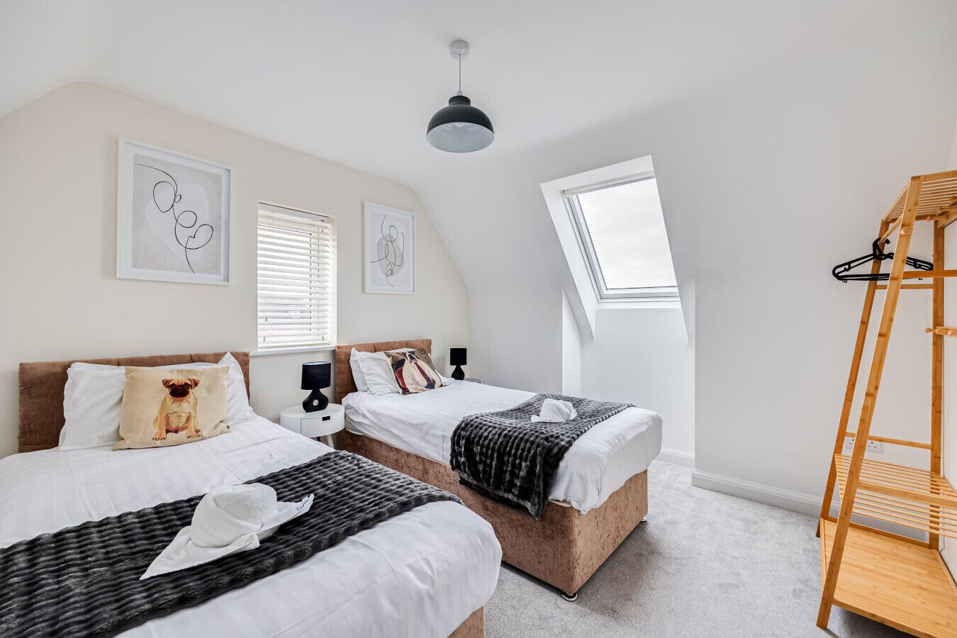 4 bedrooms, desk, iron/ironing board, travel cot