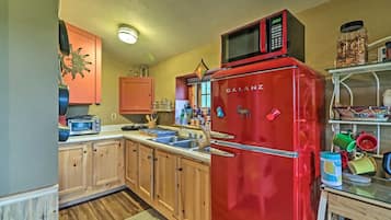 Microwave, electric kettle, toaster, coffee grinder