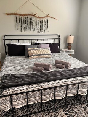 3 chambres, fer et planche à repasser, Wi-Fi, literie fournie