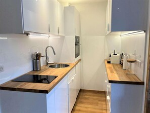 Microonde, forno, lavastoviglie, macchina per tè/caffè