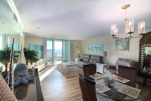 TV - 11th Floor Condo - Fantastic view of the Gulf -11C (Pensacola Beach)