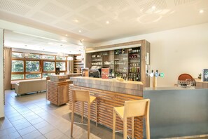 Bar (on property) - 200m from resort center, tv, ski locker, 60m², Les 7 Laux (Les Adrets)