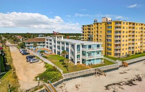 Exterior - Pool View King Suite #108 (New Smyrna Beach)