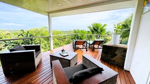 Suite – exclusive, utsikt mot innsjø | Terrasse/patio