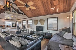 1 habitación, escritorio, wifi gratis y ropa de cama