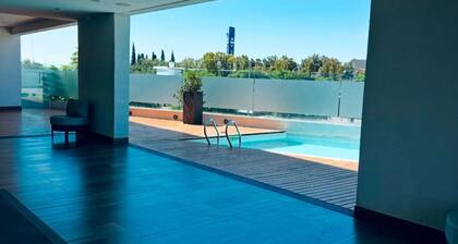 Charming 2-bedroom apartment in fabulous Mendoza close to shopping center.