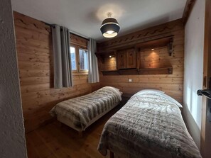 2 bedrooms