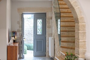 Interior entrance - Artemis Apollonas Villa (Apokoronas)