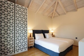 Deluxe-Villa, 3 Schlafzimmer, eigener Pool, Bergblick | 3 Schlafzimmer, Zimmersafe, individuell dekoriert