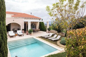 3 bedrooms, in-room safe, individually decorated, individually furnished - Artemis Apollonas Villa (Apokoronas)