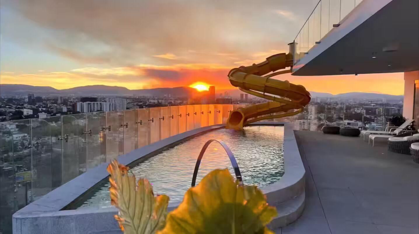 Een verwarmd zwembad