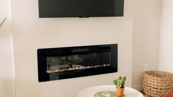 TV, fireplace
