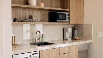 Fridge, microwave, dishwasher, coffee/tea maker