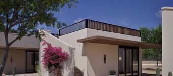 Ara 03: A one bedroom suite and rooftop viewing deck, Ara #3