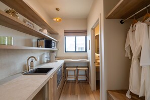 Kühlschrank, Mikrowelle, Geschirrspüler