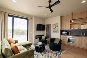 TV, fireplace - Vega 02: A spacious, 3-bedroom desert oasis stay, Vega #2 (Pinal County)